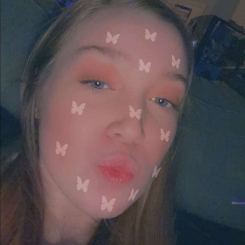 Meet your Posher, Lauren